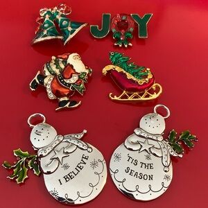 Holiday Pins and Hangers!